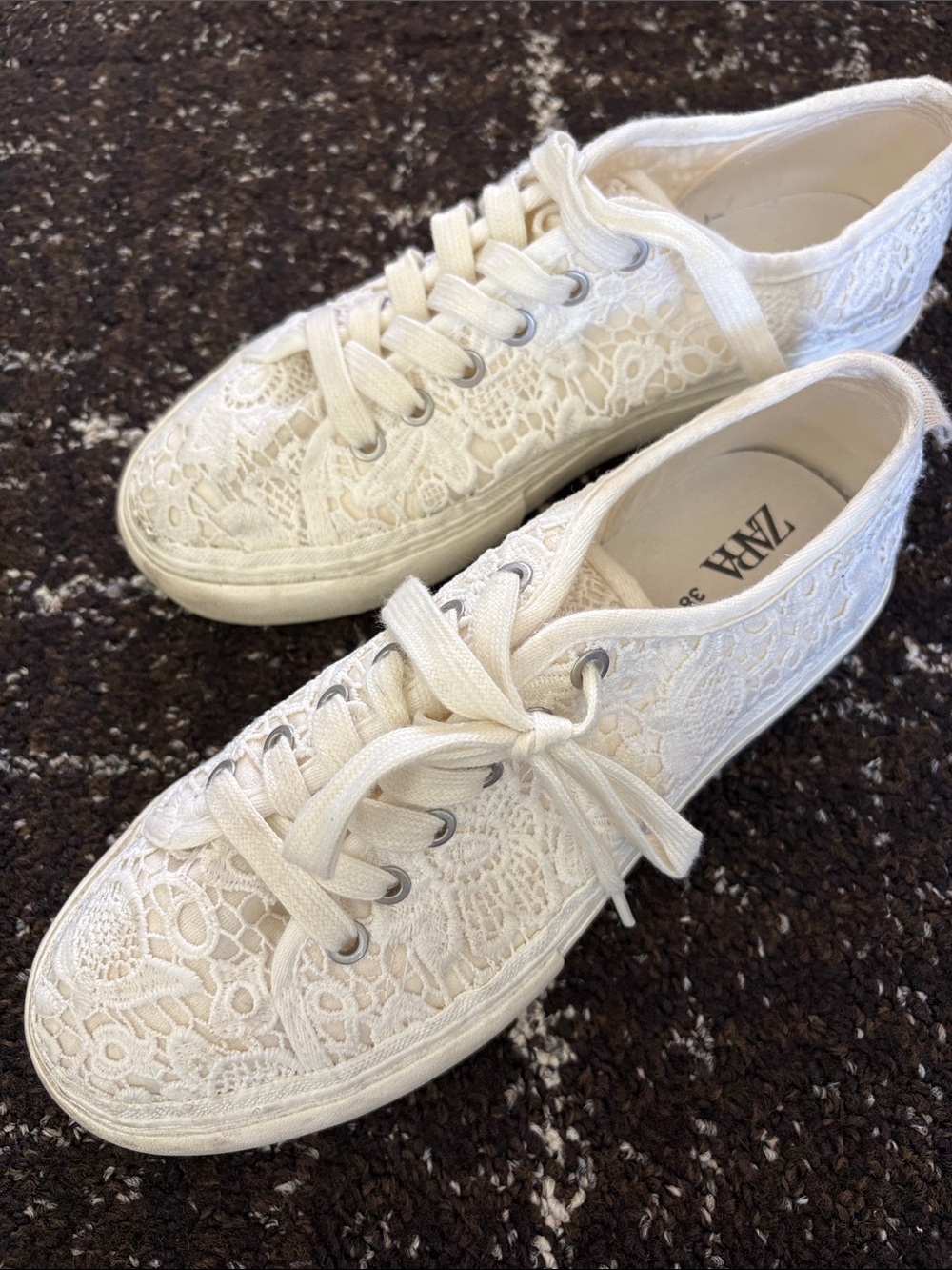 Zara Cream Lace Low-Top Sneakers
